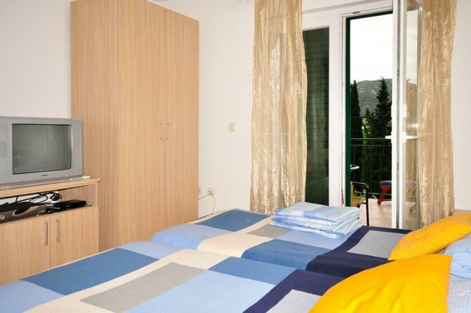 Apartments Franic Ploce  Buitenkant foto