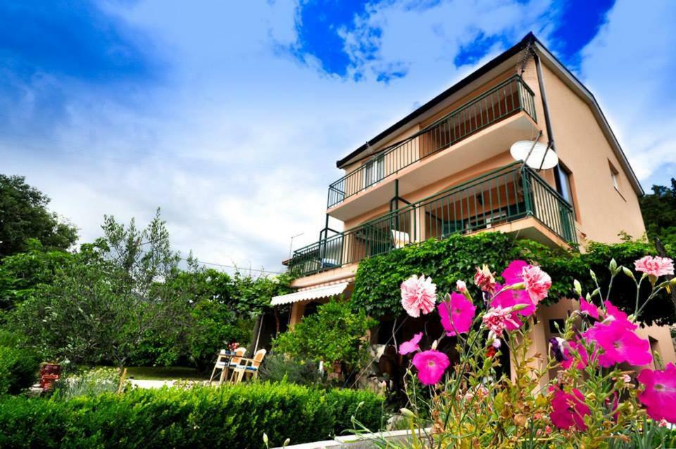 Apartments Franic Ploce  Buitenkant foto